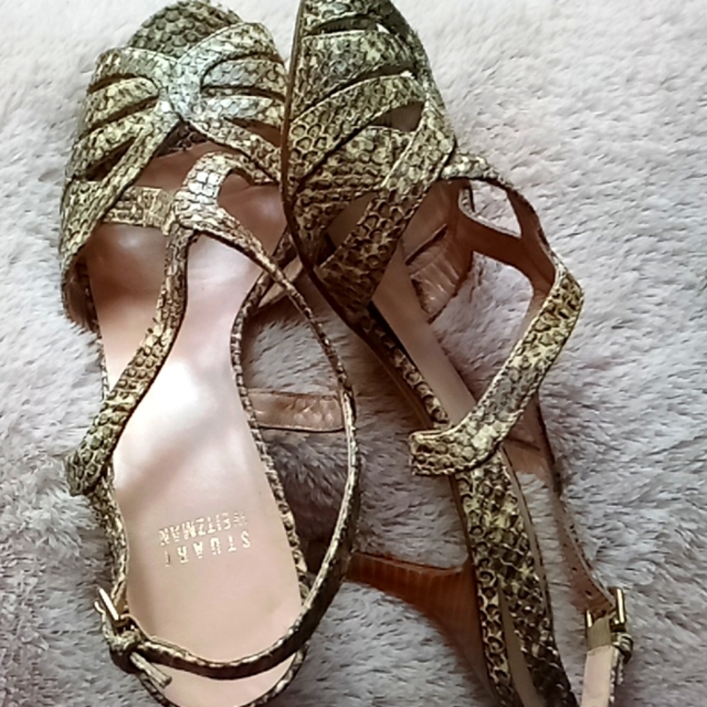 Stuart Weitzman snakeskin peep toe heels sz 8 1/2